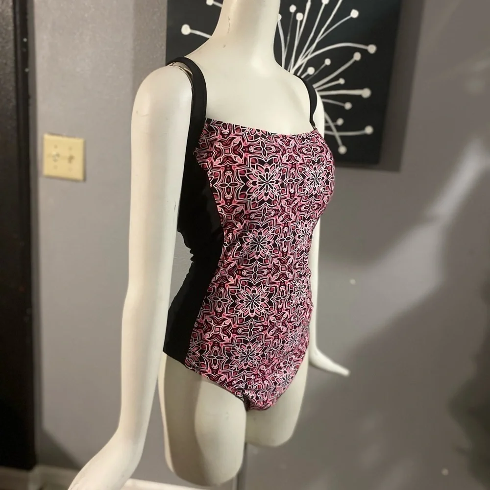 EUC Catalina Women's 1 Piece Suit Sz 2x (18W-20W)